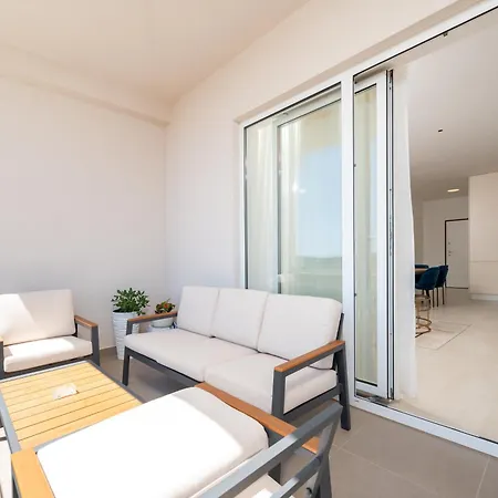 Maestro Apartment